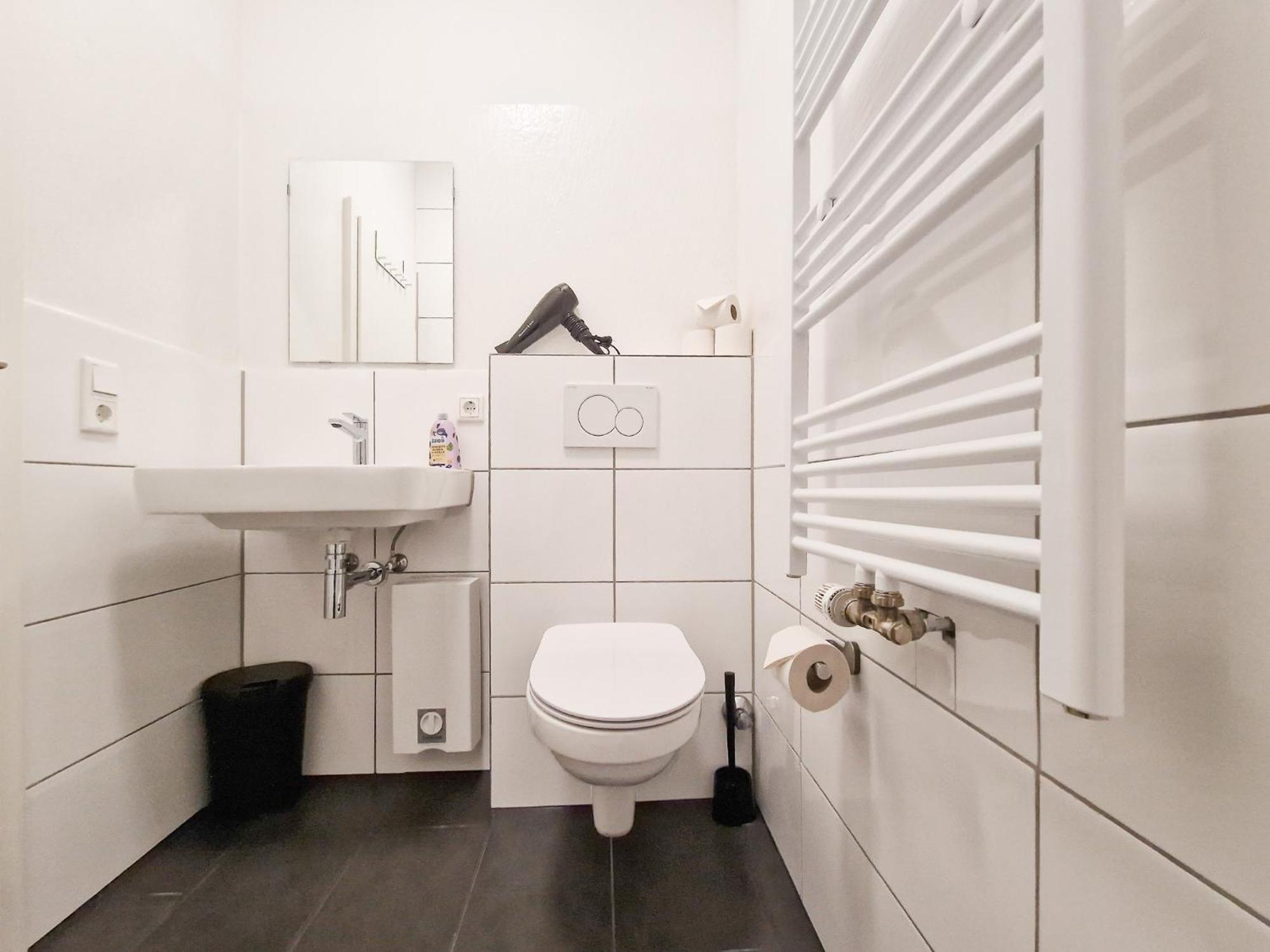 Raj Living - 1 Or 4 Room Apartments - 15 Min To Messe Dus - 10 Min Old Town Dus Düsseldorf Exterior foto